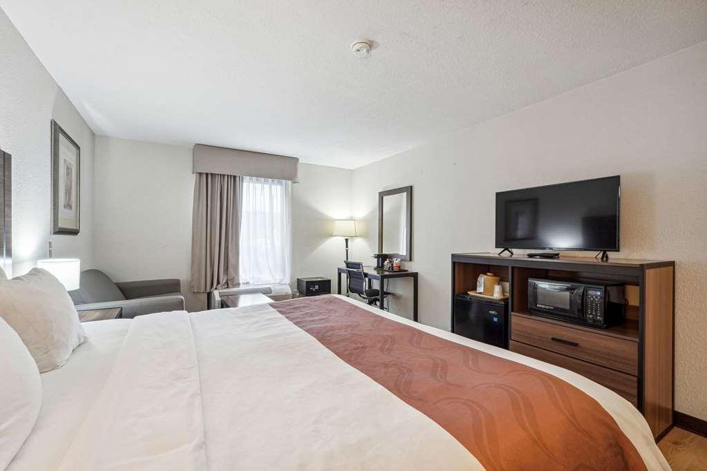 Quality Inn & Suites Доусънвил Стая снимка