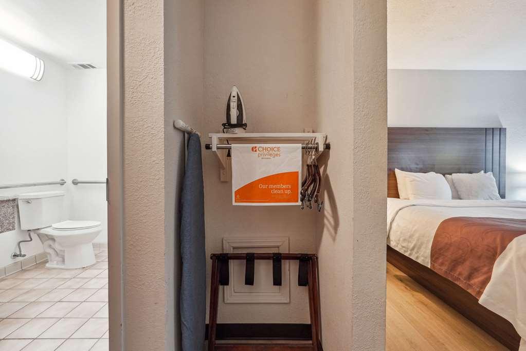 Quality Inn & Suites Доусънвил Стая снимка