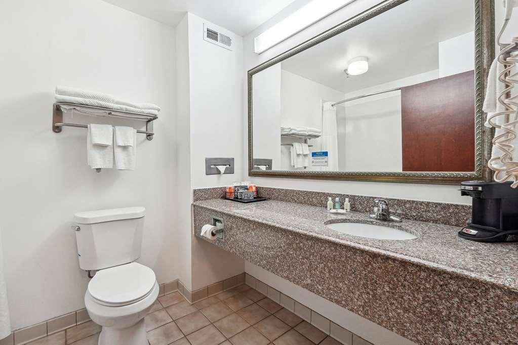 Quality Inn & Suites Доусънвил Стая снимка