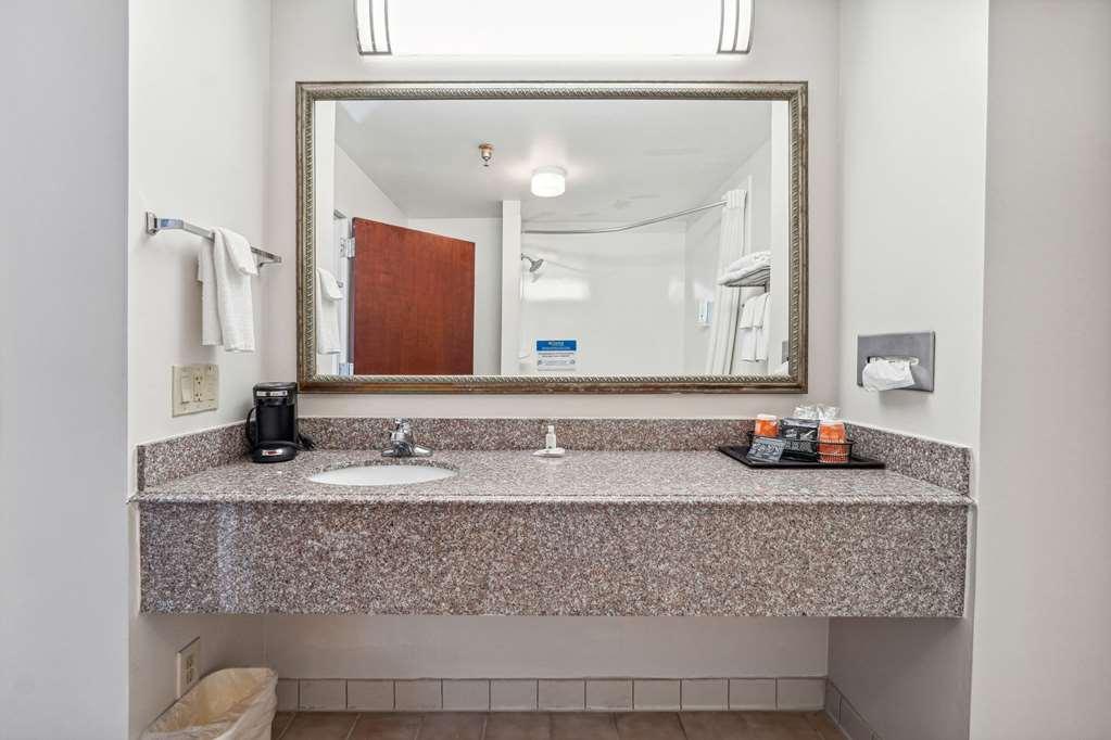 Quality Inn & Suites Доусънвил Стая снимка