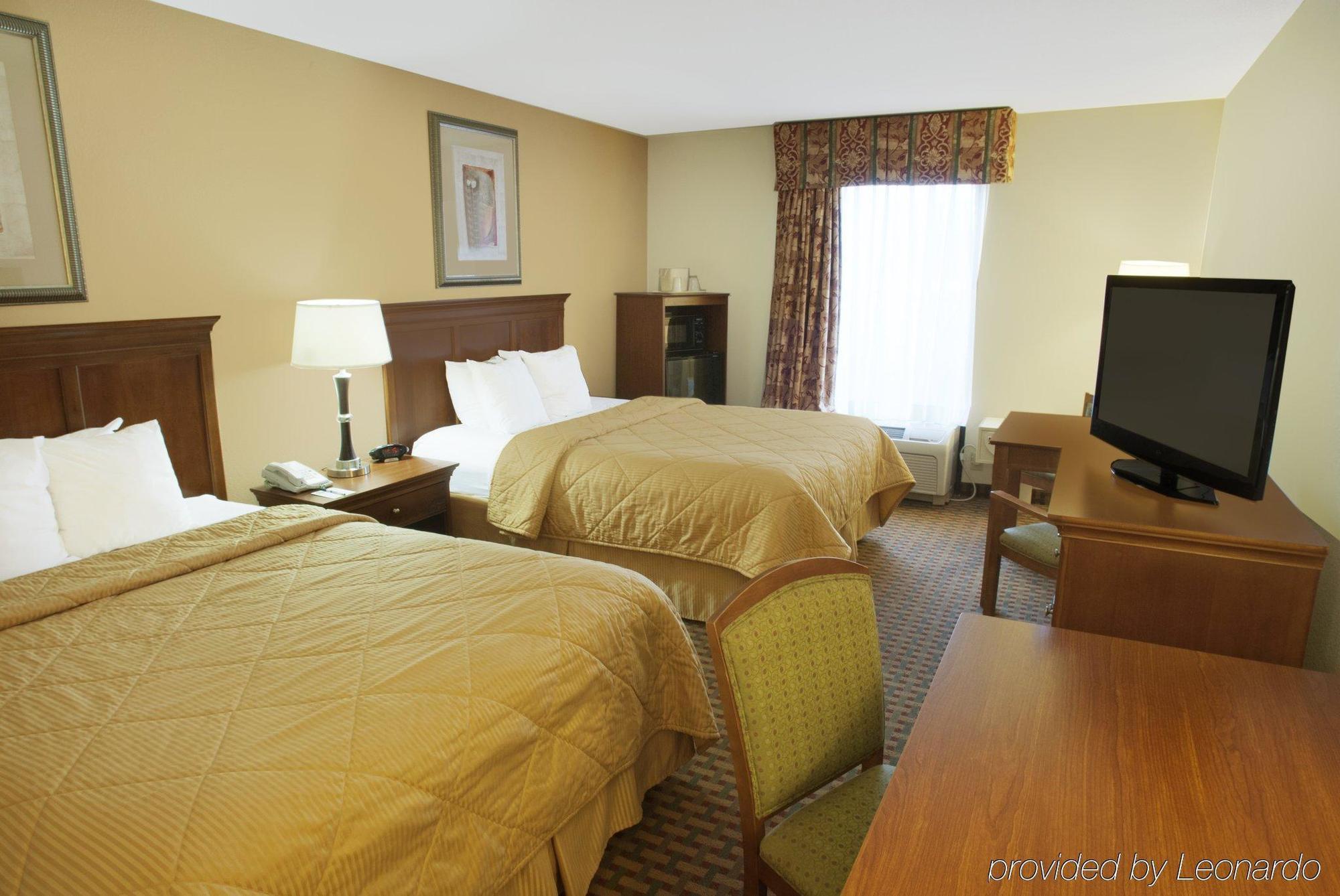 Quality Inn & Suites Доусънвил Стая снимка