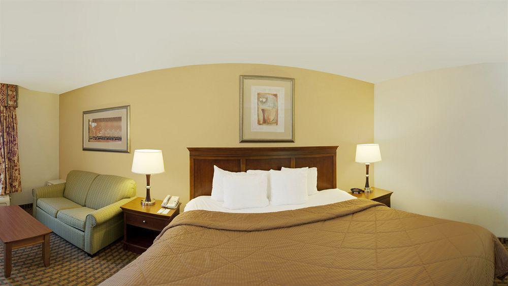 Quality Inn & Suites Доусънвил Екстериор снимка